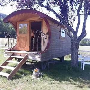 https://roulotte-vercors.hotels-rhonealpes.com